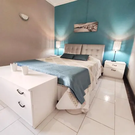 Appartement Oura T1 200m